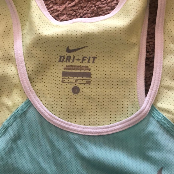 Nike Tank Top - Picture 3 of 3